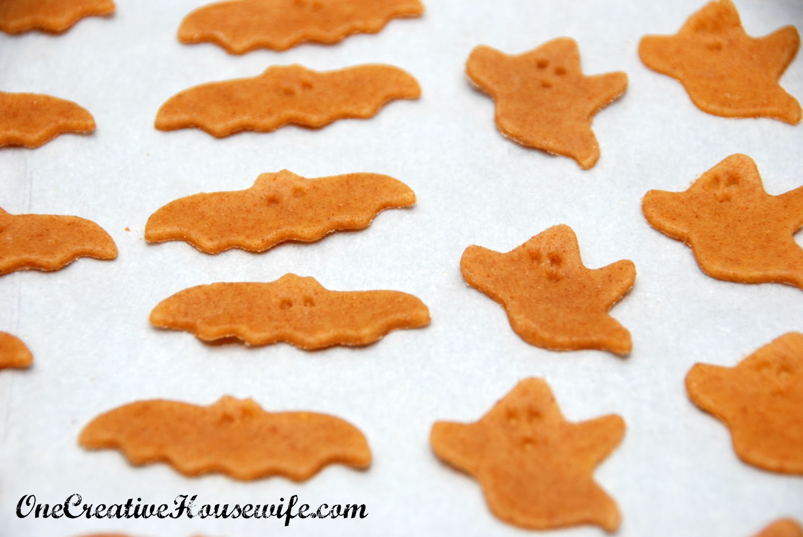 One Creative Housewife Homemade Whole Wheat "Goldfish" Crackers