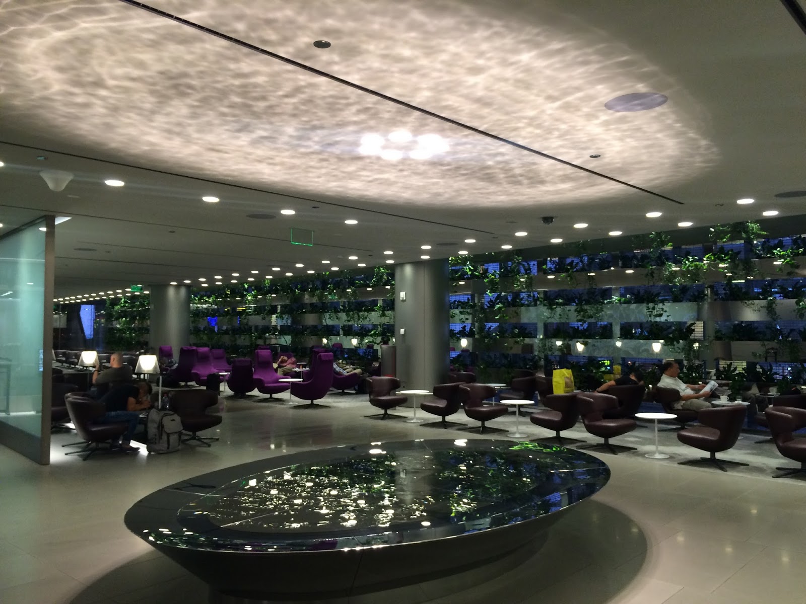 Qatar Airways Privilege Club Gold / Silver Lounge Hamad International