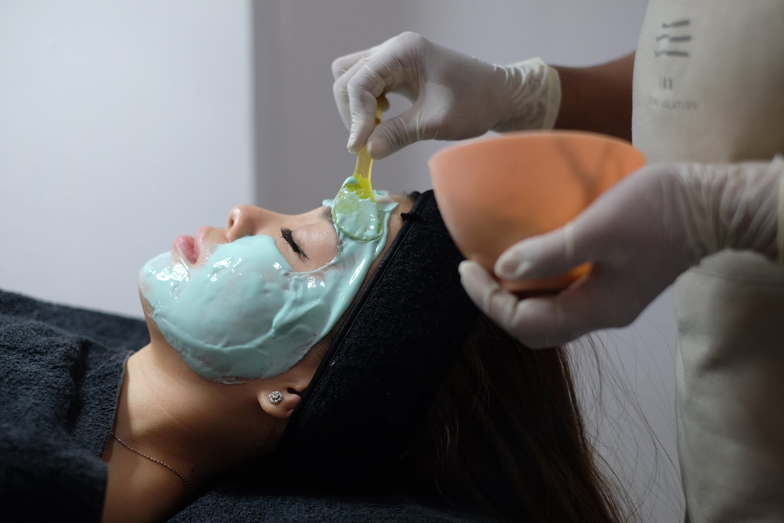 My First Facial Experience at HAR Derma Solution Stevie Wong