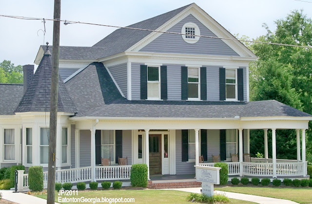 ... GEORGIA, Williams Funeral Home Parlor Eatonton GA. Putnam County