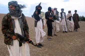 160- Los talibanes ahorcan a un niño de ocho años para vengarse de su padre (Vergüenzas del Mundo).