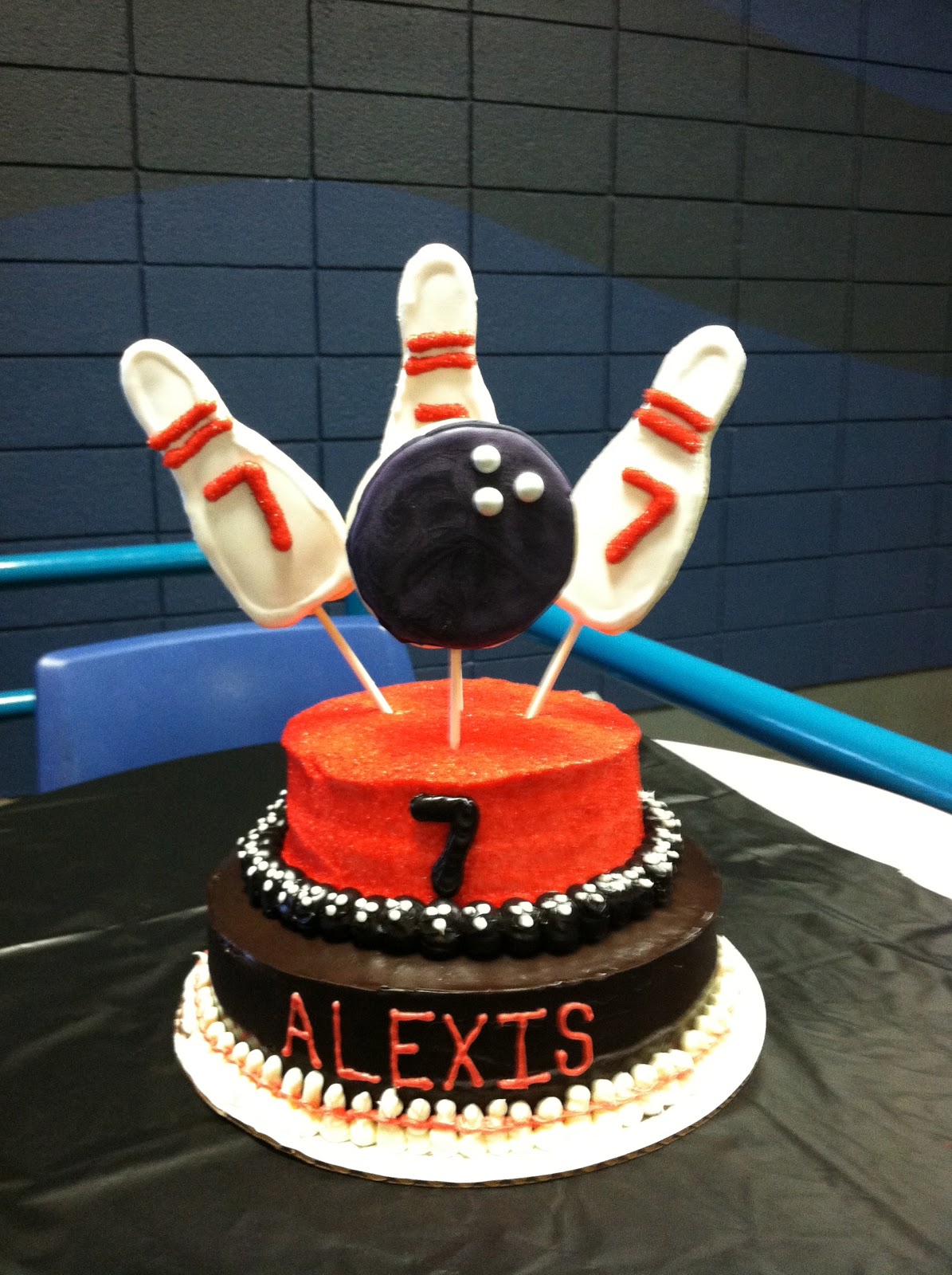 It's Fun 4 Me! Kids Bowling Birthday Party