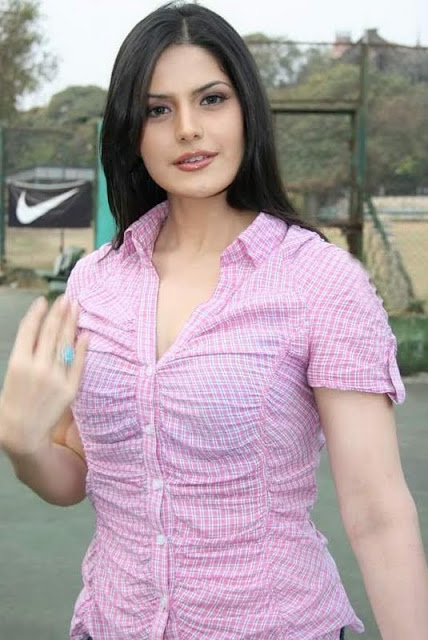 Indian Celeb Beautiful Actress Zarine Khan 