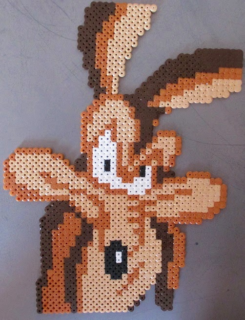 pixel art en perle hama Wile Ethelbert Coyote en perle à repasser