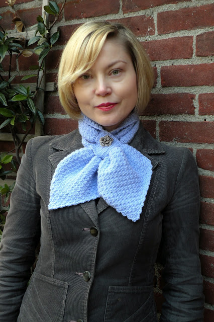 Just Skirts and Dresses: 1952 crocheted ascot cravat