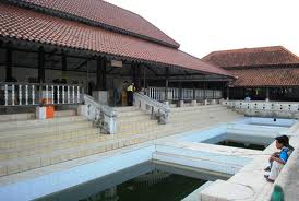 Kolam masjid agung Banten Kolam masjid agung Banten