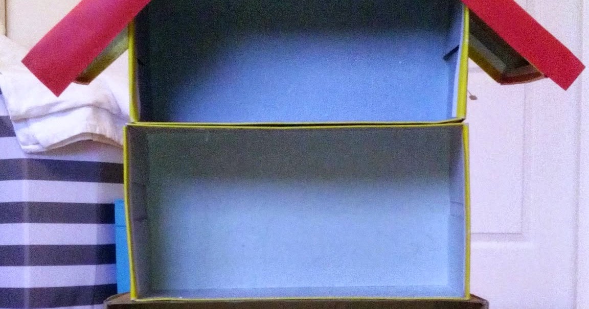 MAMA Z PRZEDMIESCIA: Domek dla lalek z pudełek po butach