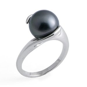 Black Pearl Rings