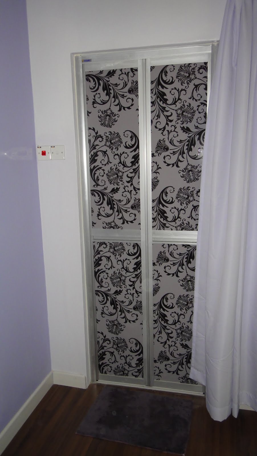 NL iNNOVATIONS Interior Design & Build NL TOILET DOORS by NL