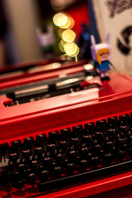 red typewriter underwood 310 vintage