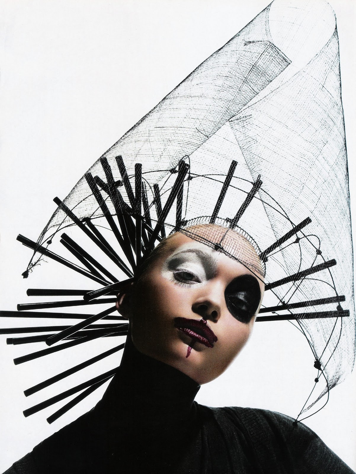 http://2.bp.blogspot.com/-uv-D-EKD658/T7buRj75OwI/AAAAAAAAM1w/WMi5H3cD54Q/s1600/93123_vogueit_july06_gemma_ward_04_122_737lo.jpg