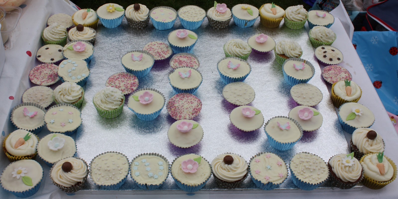 Angie's Cakes: 40th Birthday Cupcakes