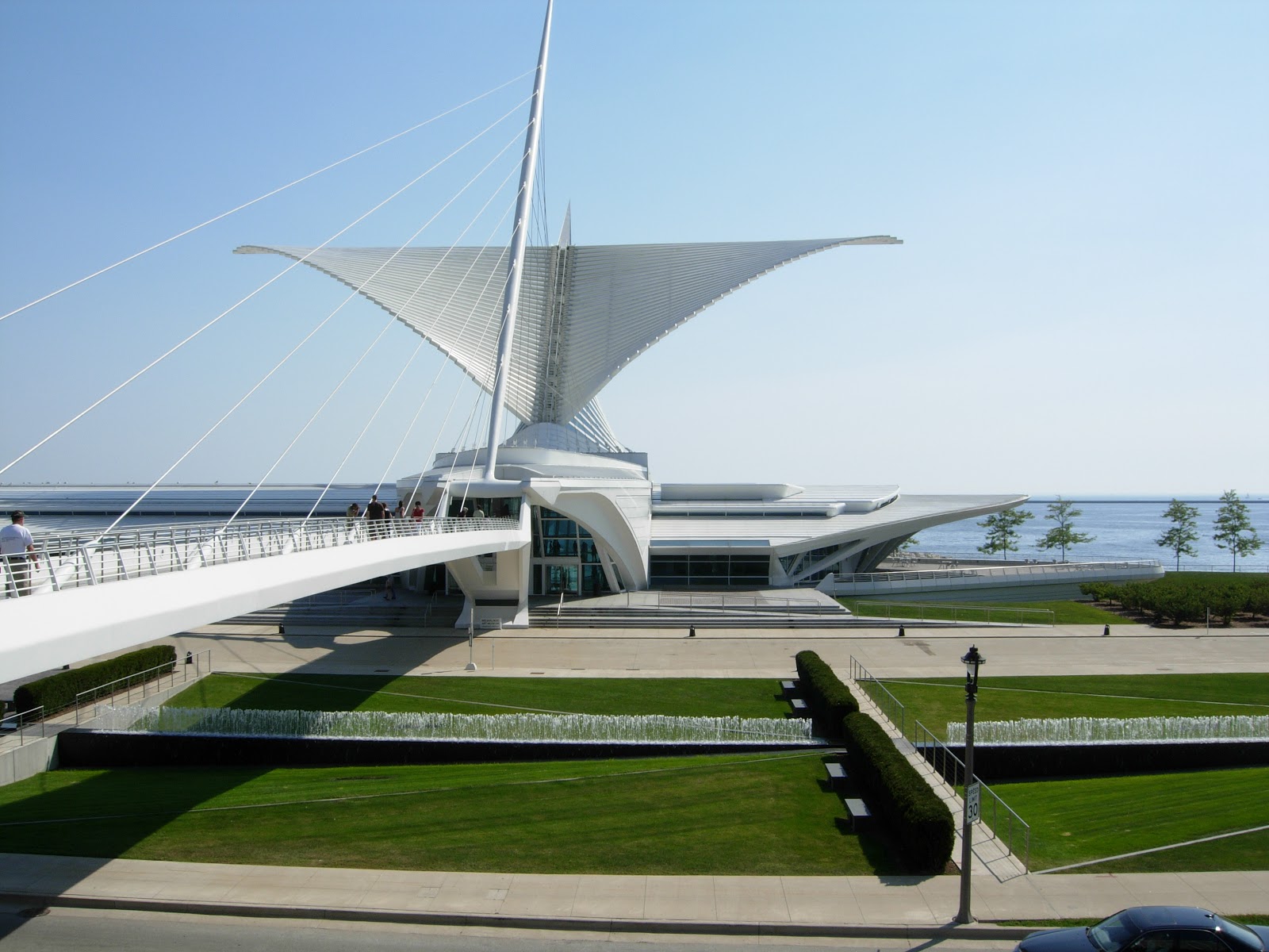 Cruisin' Museums with Slabey Milwaukee Art Museum, Milwaukee WI
