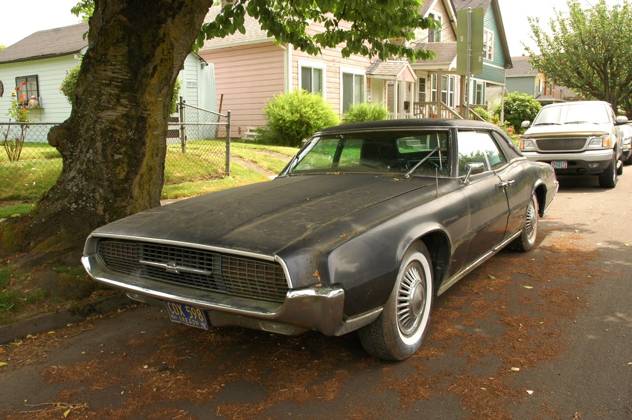 Old Parked Cars 1967 Ford Thunderbird Pillared Hardtop Landau Sedan
