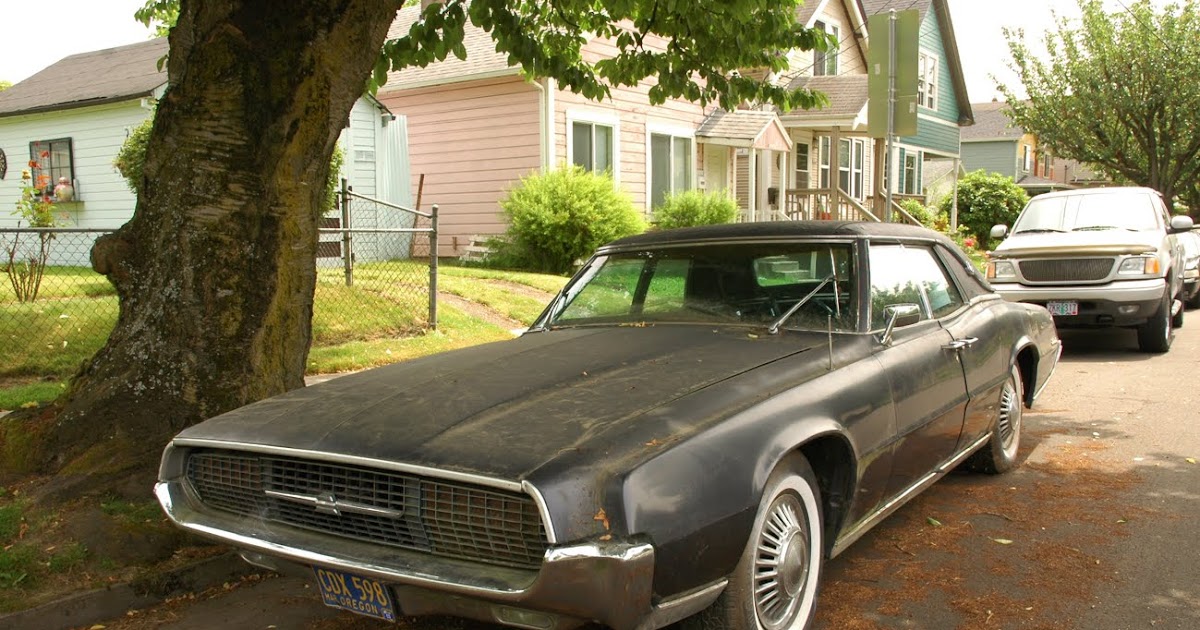 Old Parked Cars 1967 Ford Thunderbird Pillared Hardtop Landau Sedan