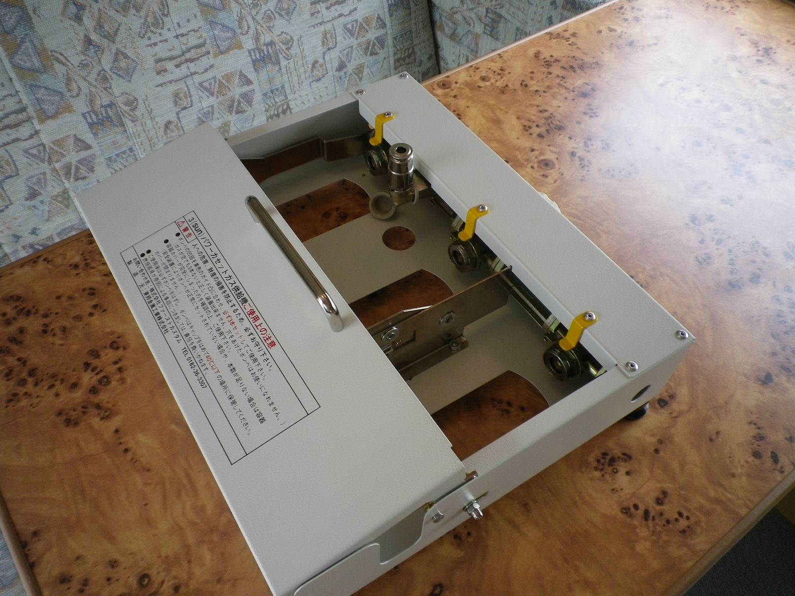 3連カセットガス供給機 – キャンピングカープラザ大阪の日記