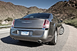 2012 Chrysler 300C Pictures