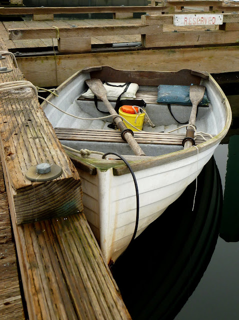 Rowboat in Nanaimo (2013-01-21) 