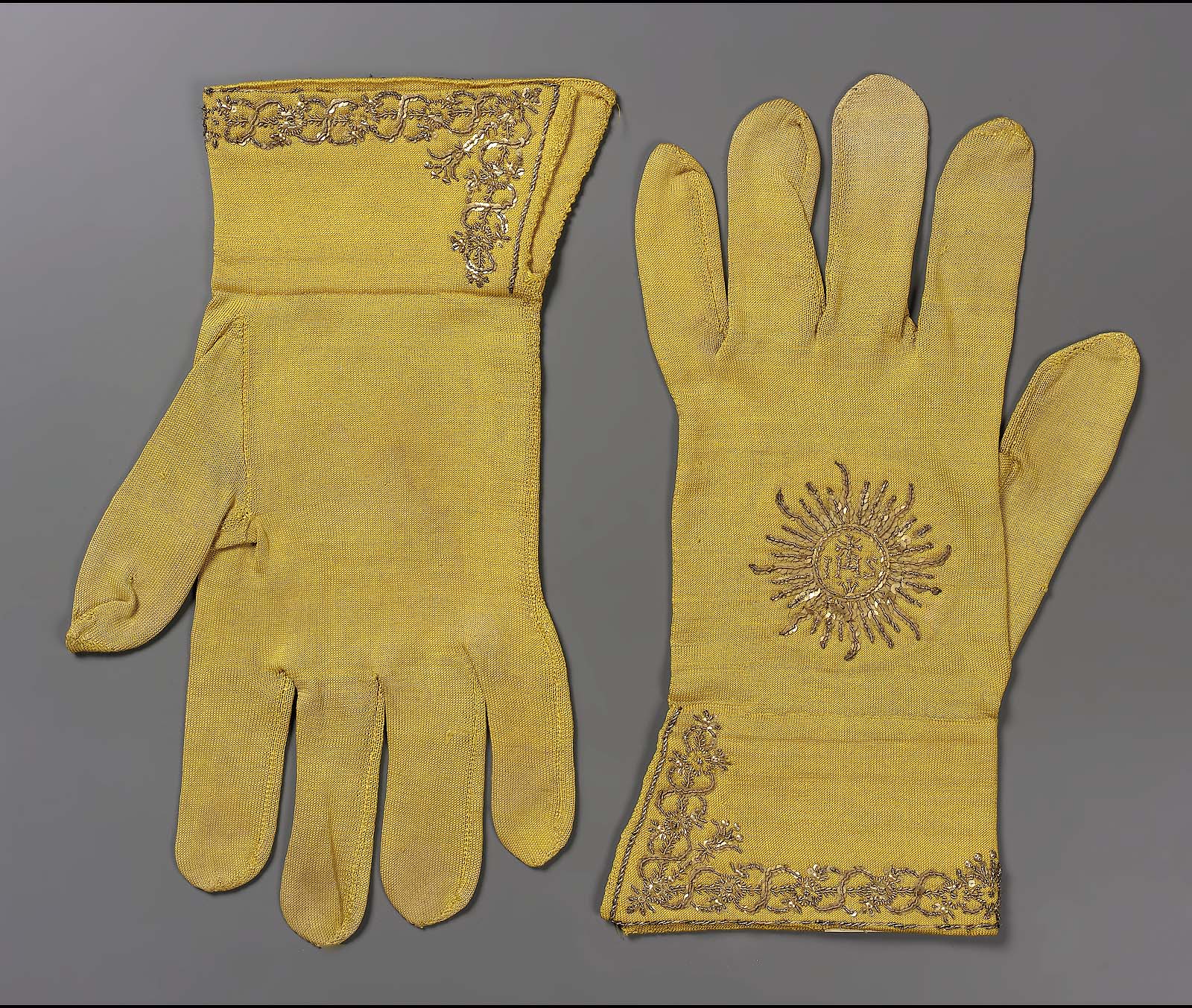 waring gloves to preserve old manuscripts waring gloves to preserve old manuscripts