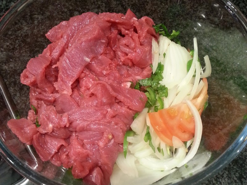 1ere rencontre entre cleopatre et cesar