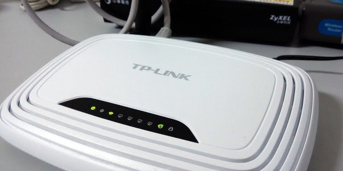 TP-LINK 的 TL-WR741ND 路由器（router）