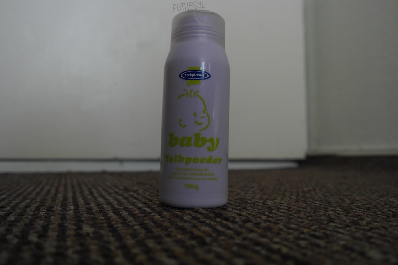 PETITESAL Sal's Sunday Solutions 7 ways to use baby powder