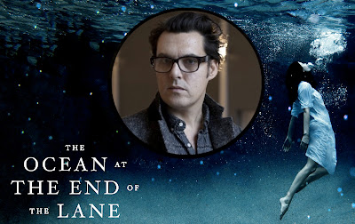 the ocean at the end of the lane