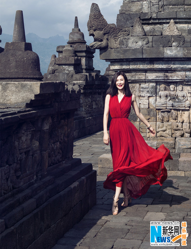 Tong Lei releases travel shots China Entertainment News