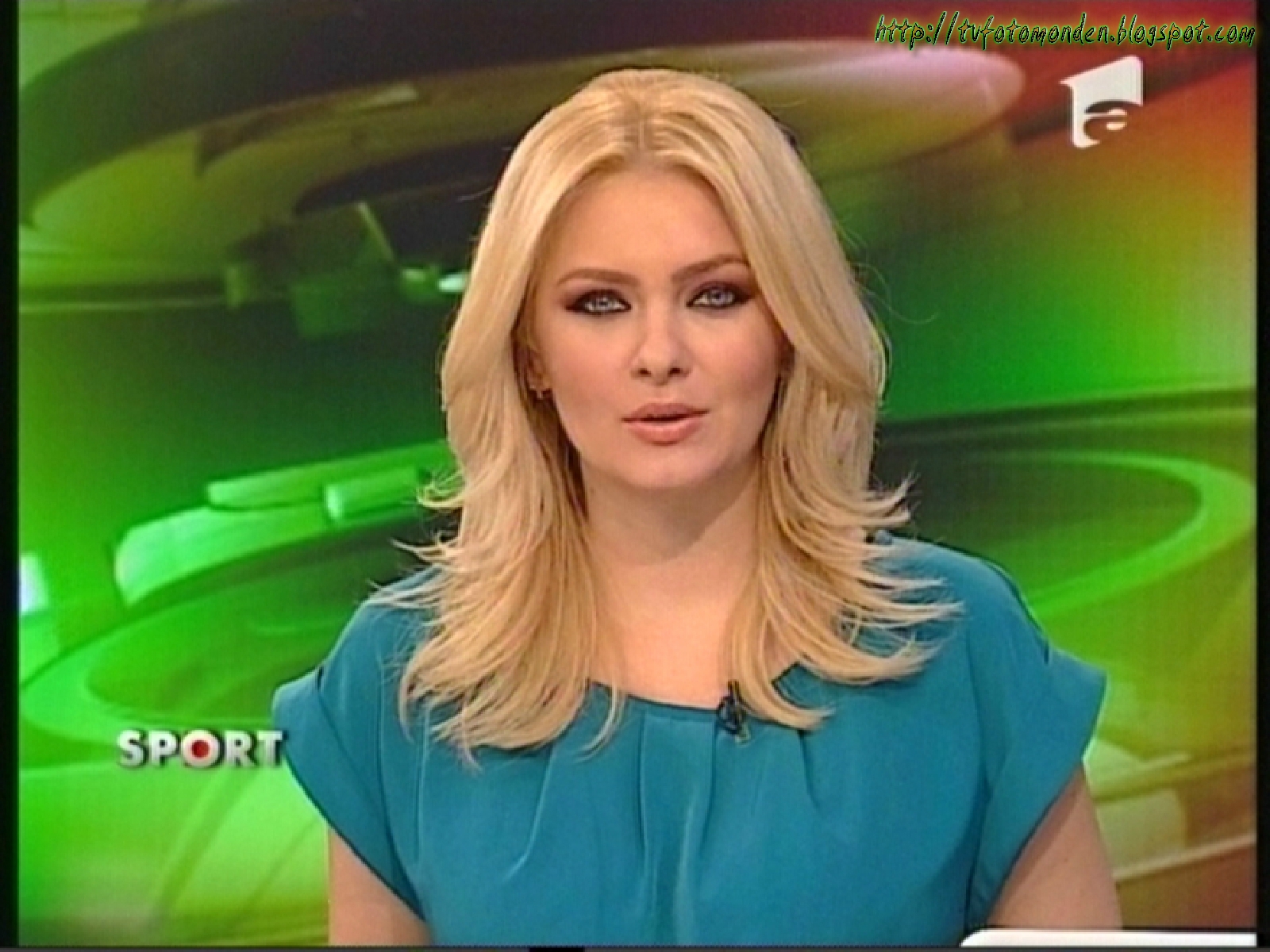 tv foto monden: Cristina Dochianu prezinta stirile din sport la Antena