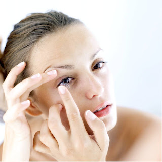 maquillaje y lentes de contacto