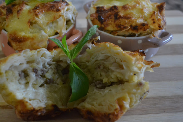 ANNEMİNELİ PASTIRMALI, KIYMALI , PATATESLİ MUFFİN BÖREK