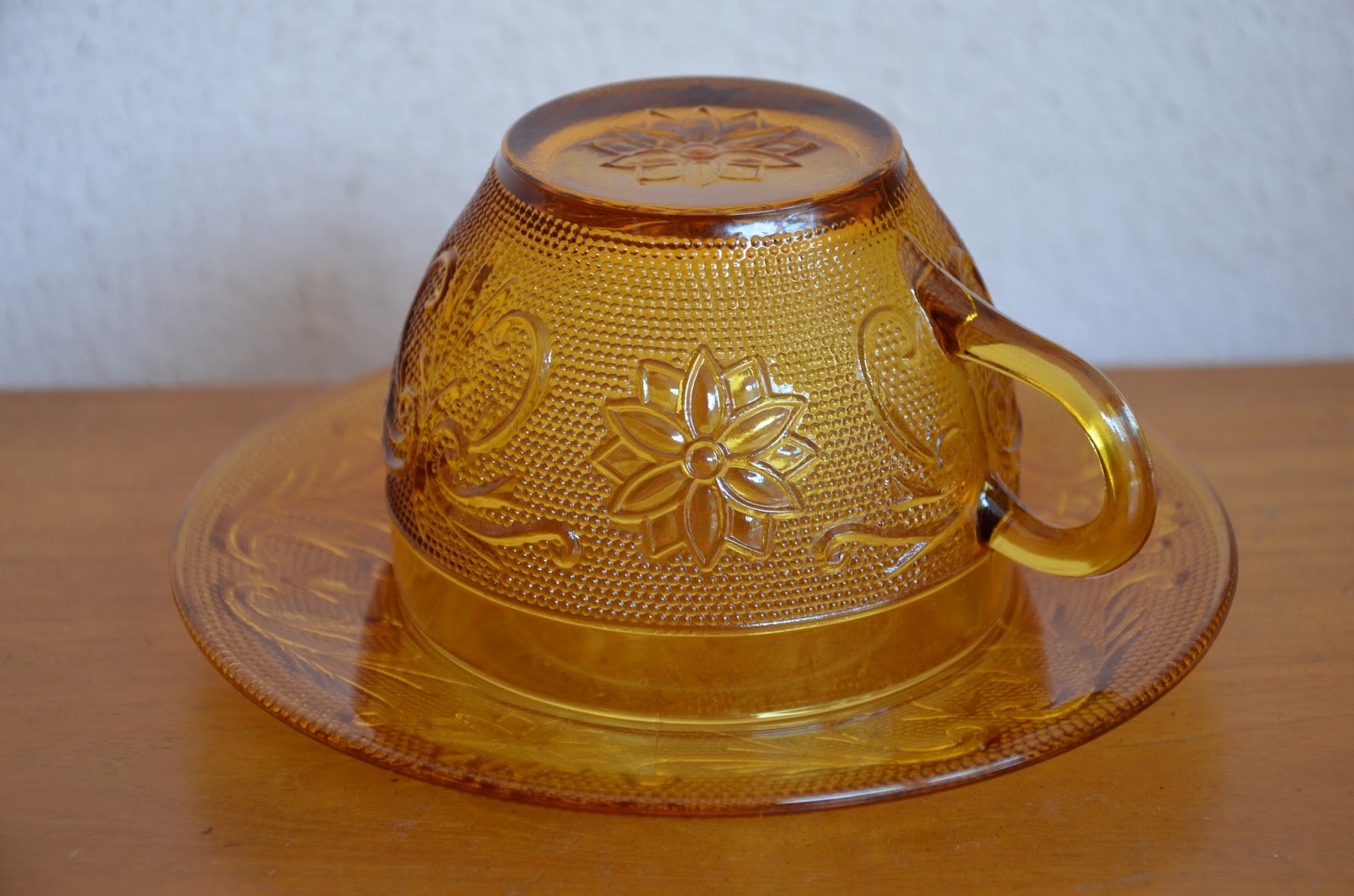 Sambas Antik Tiara Exclusives Glass Ware Since 1984 made in Indiana (NOS)