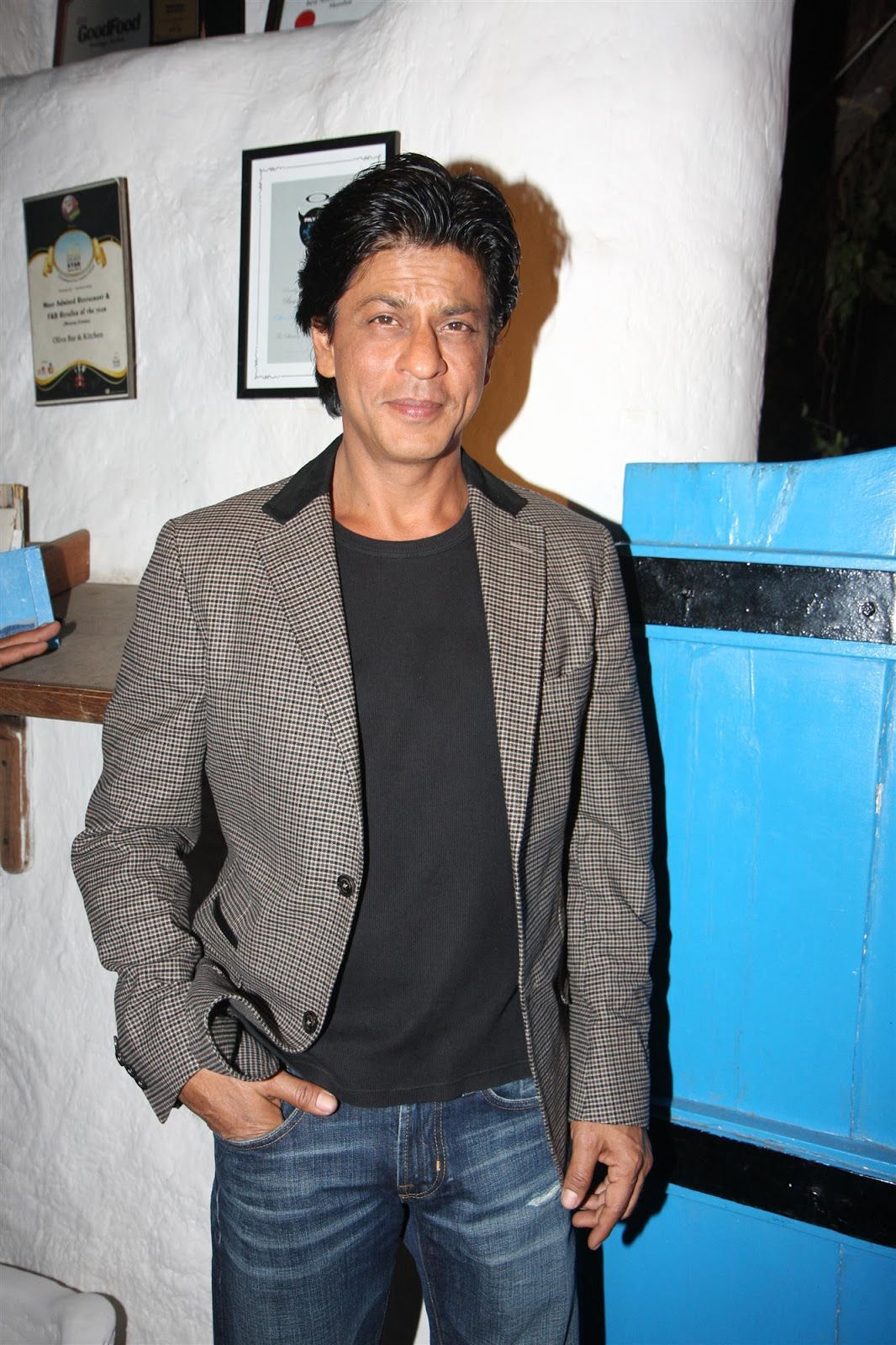 موقع يلا فوتو خلفيات شاروخان لسطح المكتب والكمبيوتر