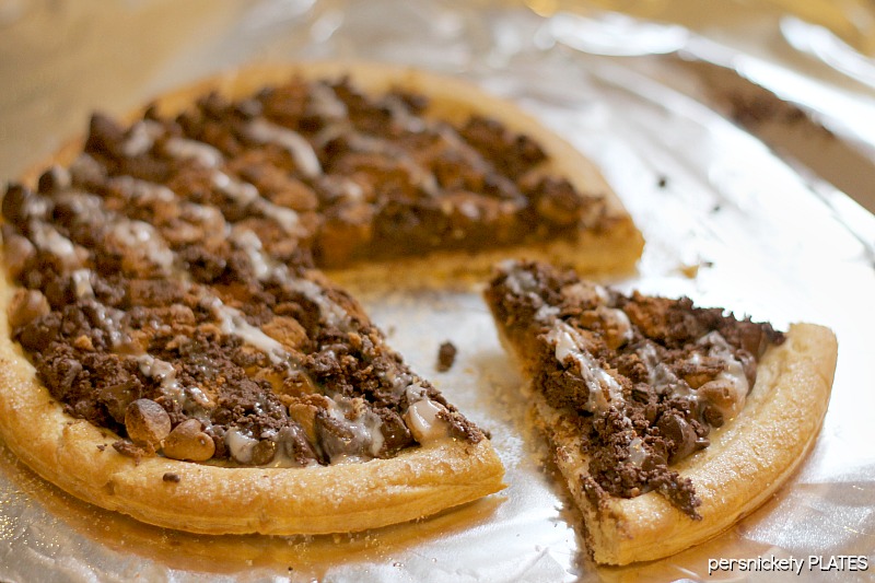 Chocolate & Peanut Butter Dessert Pizza