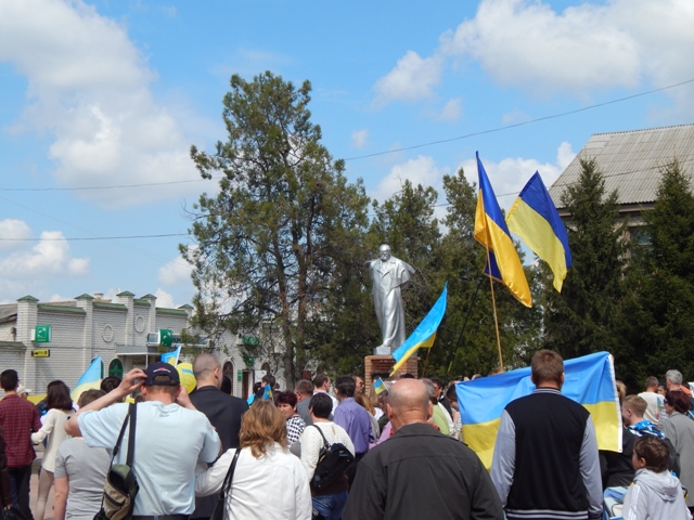 В Старобельске прошел марш за Единую Украину
