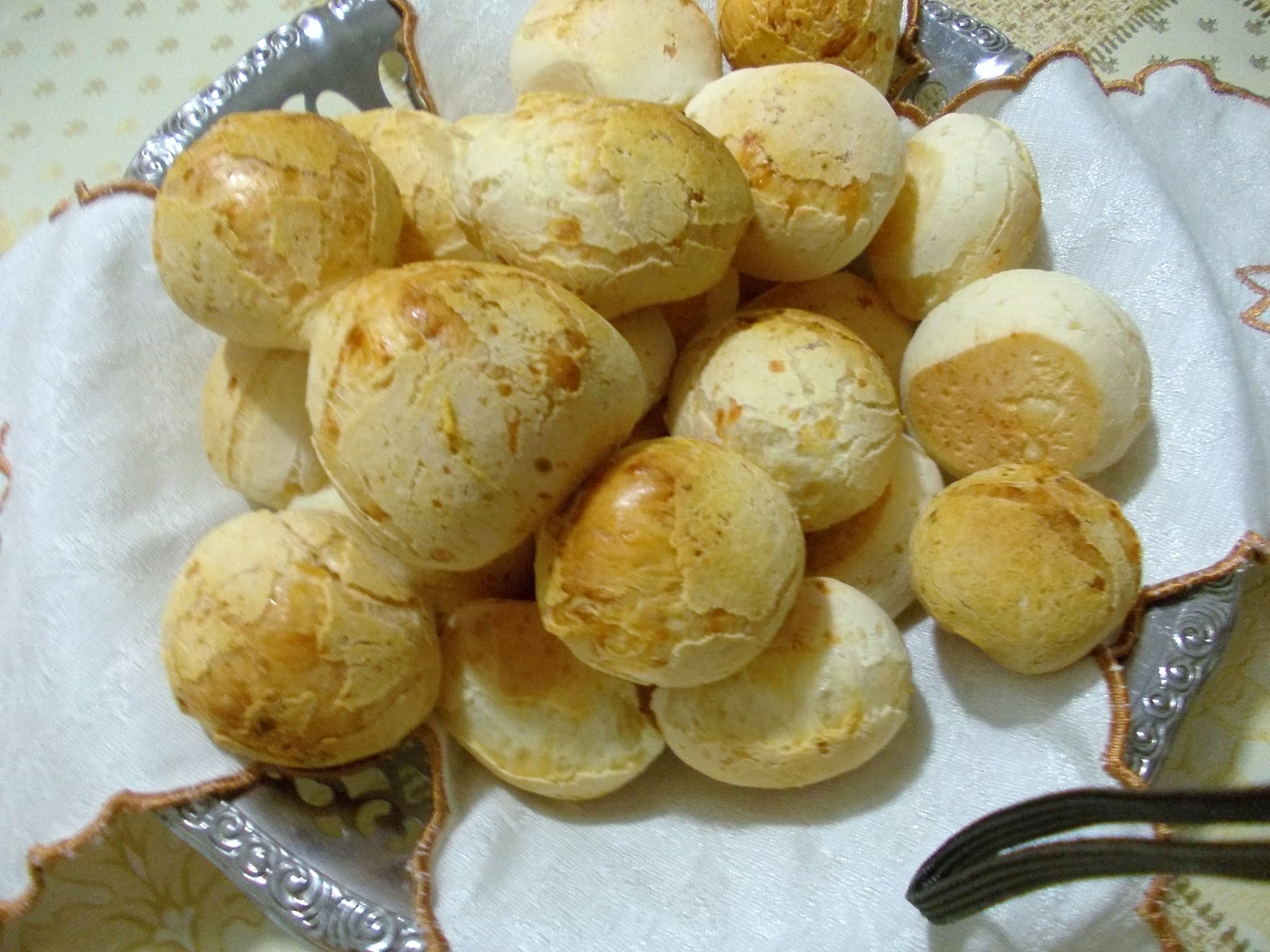Pão de Queijo com creme de leite