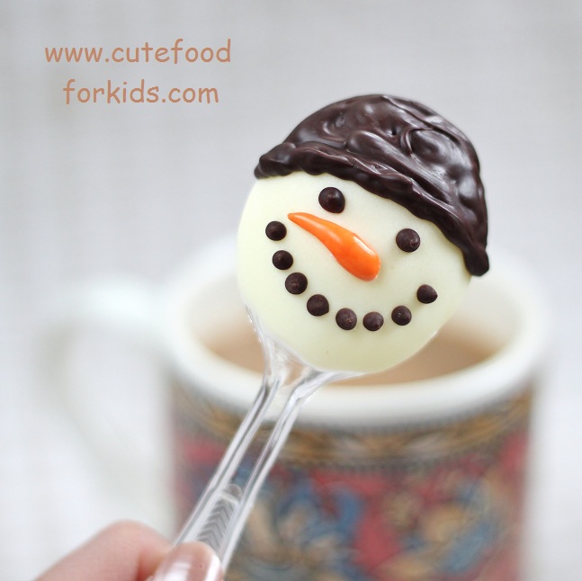 Cute Food For Kids?: Easy Christmas Dessert: Chocolate Snowmen Spoons