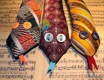 Photo Hacks With Everyday Objects Using >> 33 Ideas For Old Ties | Do it yourself ideas and projects Photo Hacks With Everyday Objects Using >> 33 Ideas For Old Ties | Do it yourself ideas and projects