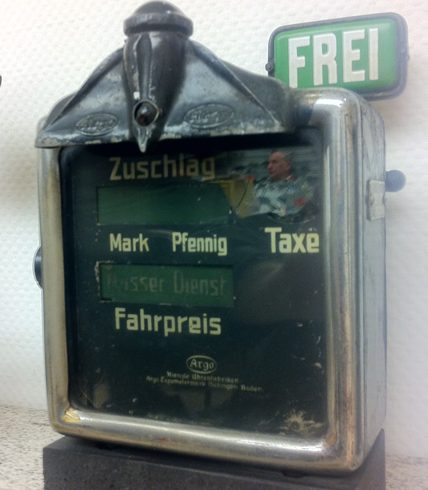 Taxi München Oldtimer = Alte Uhr