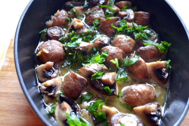 Hardly Housewives: Oven Roasted Mushrooms