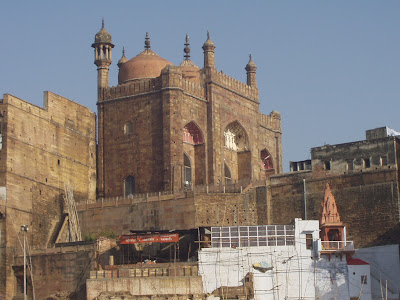 mosque348banaras6ii The Great Mosque of Aurangzeb Banaras U P India