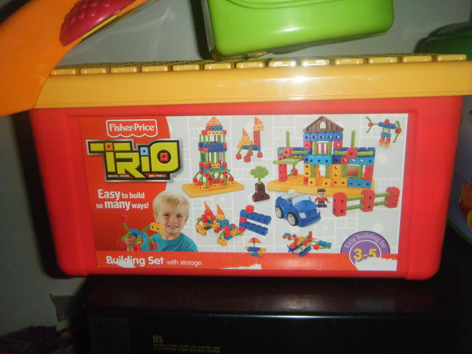 MommysLove4Baby143 FisherPrice TRIO Building Set with storage