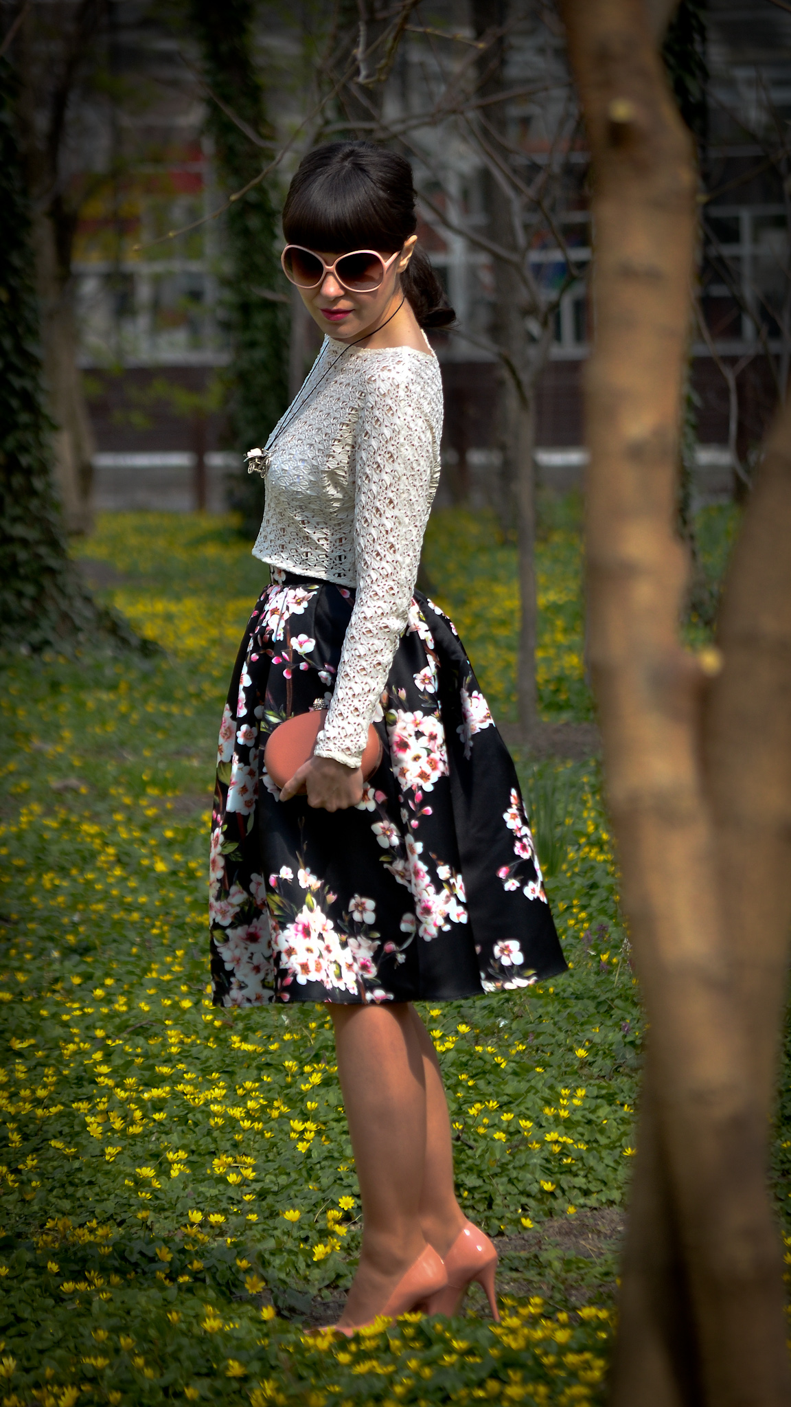 blooming skirt sheinside cherry flowers 50s style coral clutch heels leather jacket pink sunglasses spring lace crop top zara