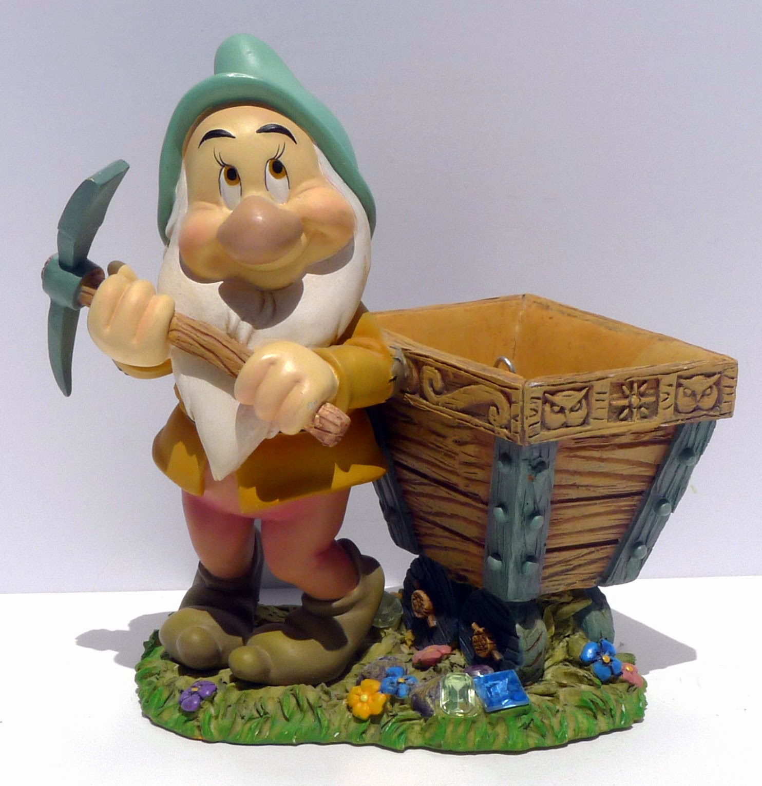 Filmic Light Snow White Archive Seven Dwarfs Desk Accessories Set