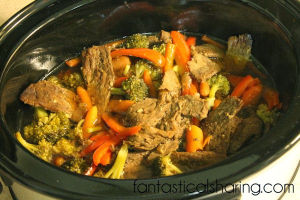 Crockpot Beef & Broccoli | A perfect Asian crockpot meal served up with some quinoa #recipe