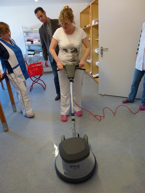 nilfisk einweisung reinigungsmaschinen ilona heinrich herr gab wolter maschinen mit trebbin