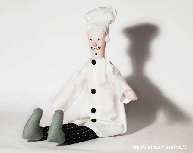 muñeco cocinero hecho a mano de tela para regalar o decorar