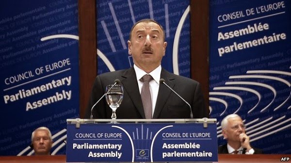 Aliyev culpa al lobby armenio por críticas occidentales