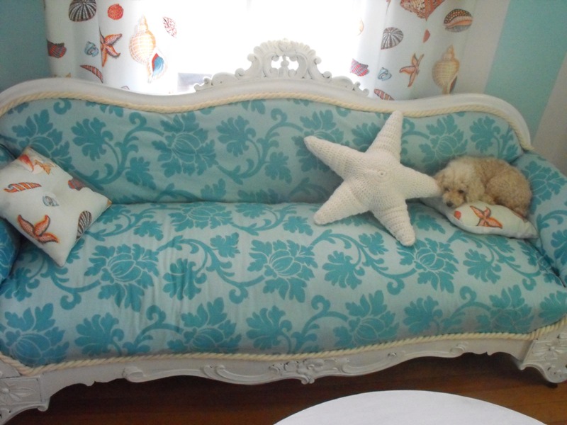 Faded Pink Rose Victorian Couch Makeover to Beach Cottage Chic!