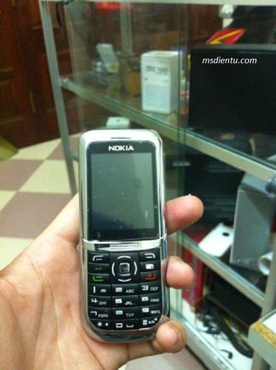 Nokia 8899 3 sim 3 Sóng